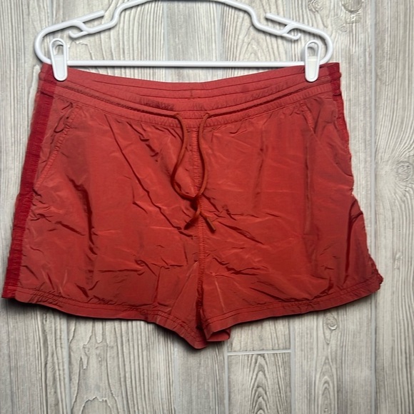 ATHLETA Expedition SHORTS Size 10 ETRUSCAN RED Women's - Picture 1 of 6
